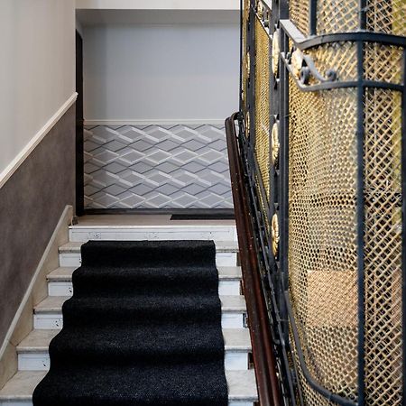 Historic Studio - Top Location, Tram & Shops Nearby, Fabryczna - By Rentujemy Apartment Lodz  Luaran gambar