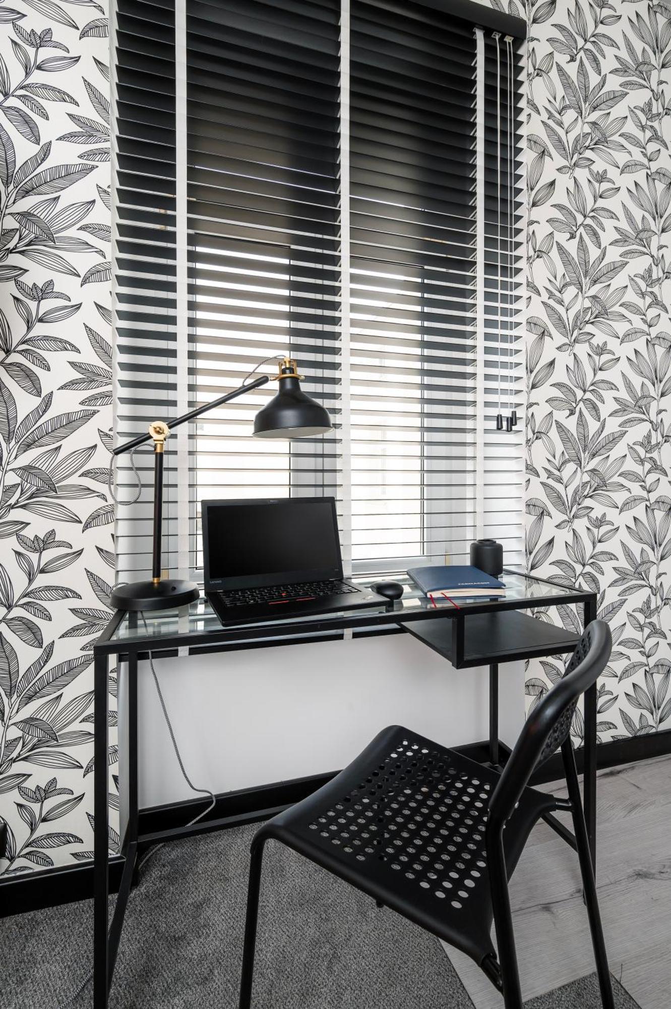 Historic Studio - Top Location, Tram & Shops Nearby, Fabryczna - By Rentujemy Apartment Lodz  Luaran gambar